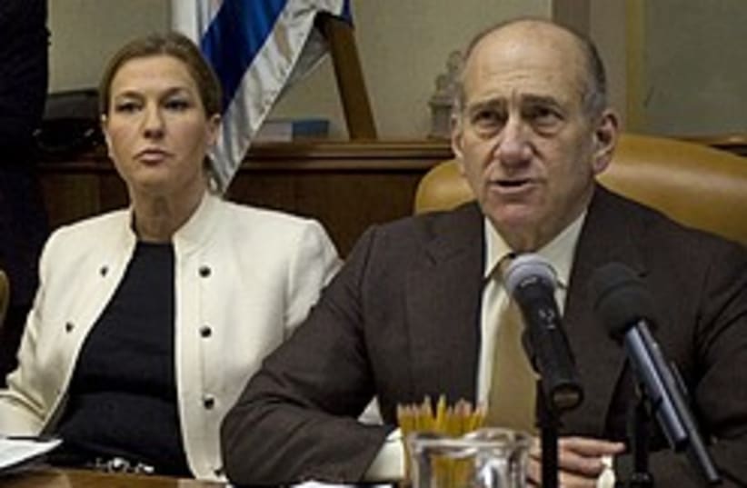 Olmert and Livni cabinet meeting 248.88 (photo credit: AP)
