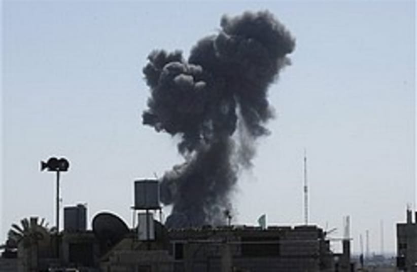 gaza strike smoke 248 88 ap (photo credit: AP)