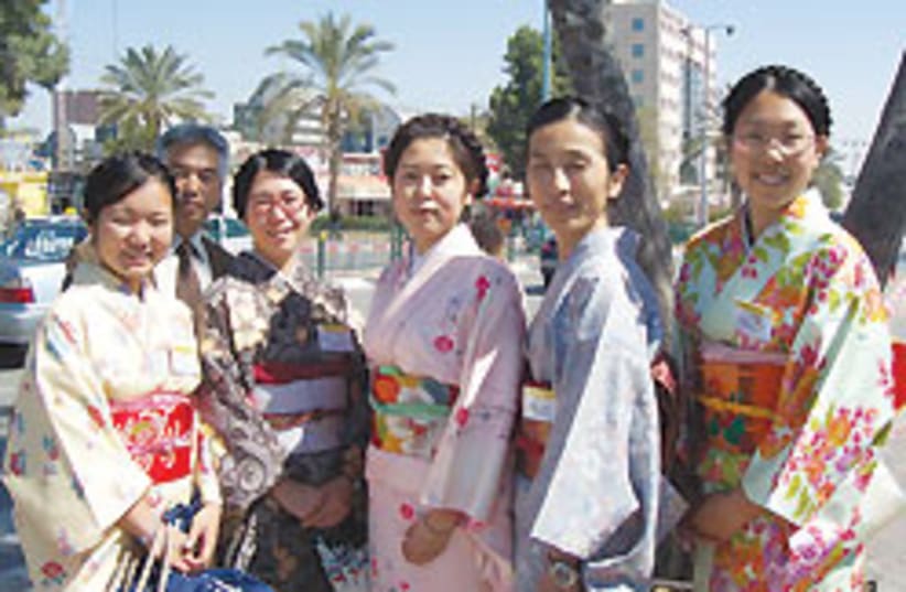 Japanese girls 88 248 (photo credit: Yocheved Miriam Russo)