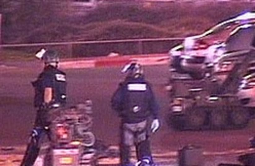 police sappers haifa thwarted attack 248 (photo credit: Channel 10)