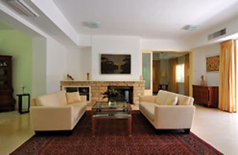 german living room 88 248 (photo credit: Uriel Messa)