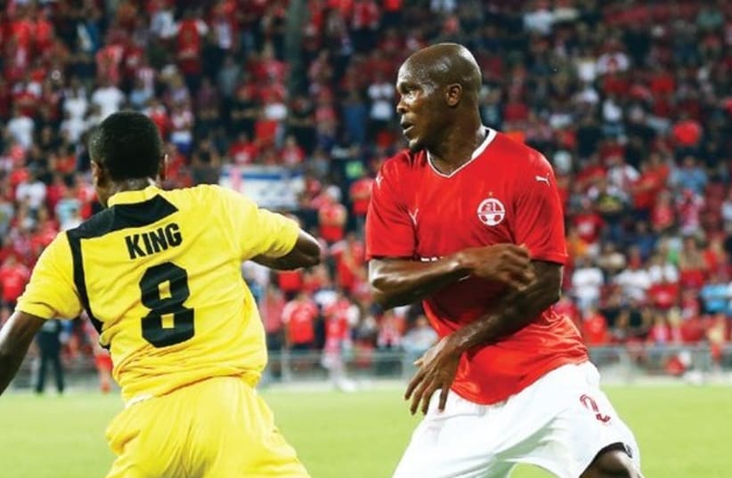 Anthony Nwakaeme (right) and Hapoel Beersheba were drawn to face either Zalgiris Vilnius of Lithuania or Ludogorets of Bulgaria in the Champions League third qualifying round, but will need to first overcome Honved in the second leg of the second qualifying round (photo credit: UDI ZITIAT)