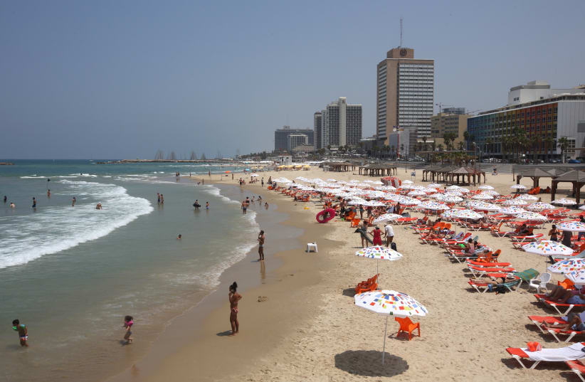 Tel Aviv beach in the summer. (photo credit: MARC ISRAEL SELLEM)