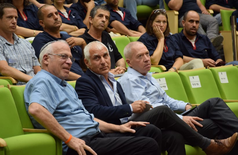  Agriculture Minister Uri Ariel (Bayit Yehudi), MK Haim Jelin (Yesh Atid), and Construction Minister Yoav Gallant (Kulanu) at Tuesday’s event promoting youth in agriculture, July 6, 2017. (photo credit: SHAI ROSEN)