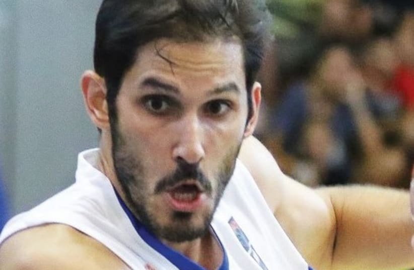 Israel forward Omri Casspi scored a team-high 16 points in last night’s 85-81 win over Romania in a tune-up game ahead of EuroBasket 2017. (photo credit: ALINA-DIANA COJOCARU)