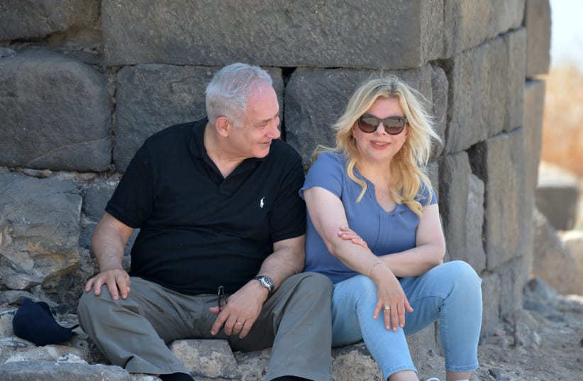 Prime Minister Benjamin Netanyahu and wife Sara Netanyahu at the archeological site Hippos in northern Israel, August 15, 2017. (photo credit: KOBI GIDEON/GPO)