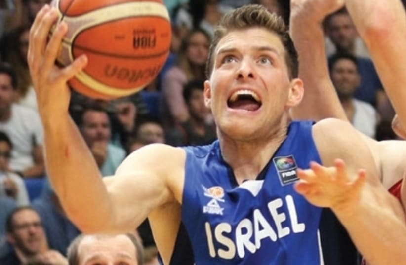 Israel guard Gal Mekel scored 12 points in last night’s 77-74 win over Poland in EuroBasket tuneup action in Warsaw. (photo credit: ADI AVISHAI)