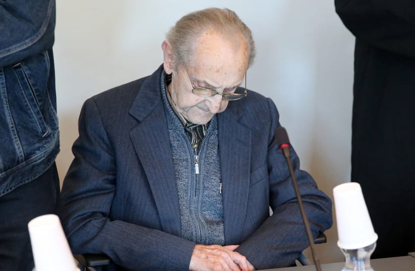 Former SS medic Hubert Zafke, accused of aiding in 3,681 murders in Auschwitz in 1944, attends his trial on September 12, 2016 at the court in Neubrandenburg. (photo credit: BERND WÜSTNECK / DPA / AFP)