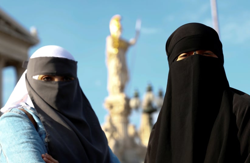 Burka illustrative (photo credit: LEONHARD FOEGER / REUTERS)