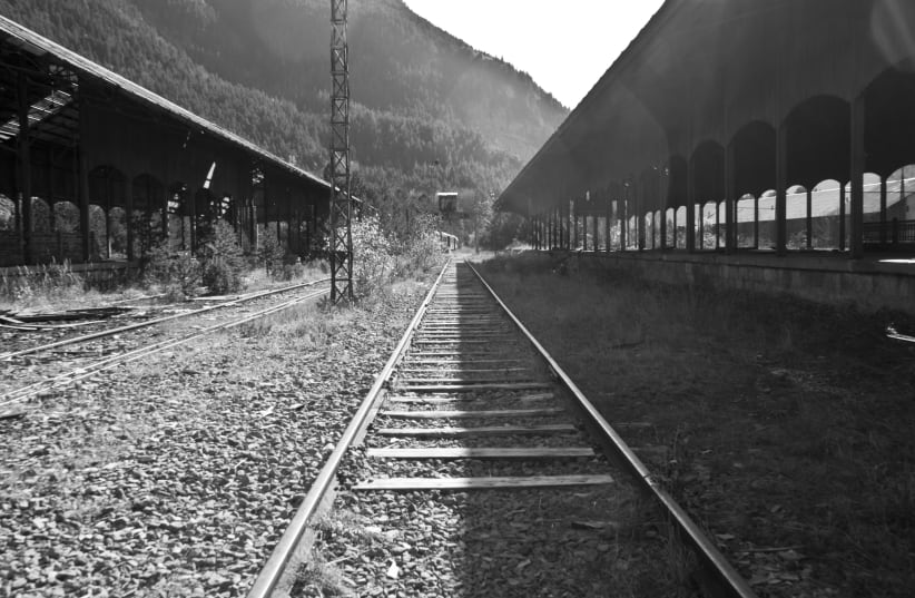 Canfranc Railway Black and White (photo credit: ALBERTO PASCUAL / WIKIMEDIA COMMONS)
