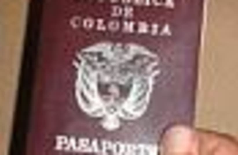 colombian passport 88 (photo credit: )