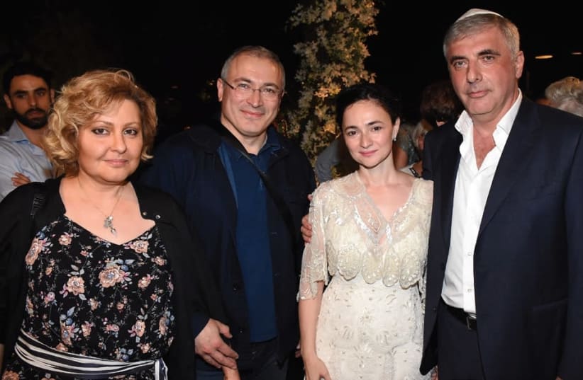 FROM LEFT: Inna and Mikhail Khodorovsky, with Tatiana and Leonid Nevzlin (photo credit: AVIV HOFI)