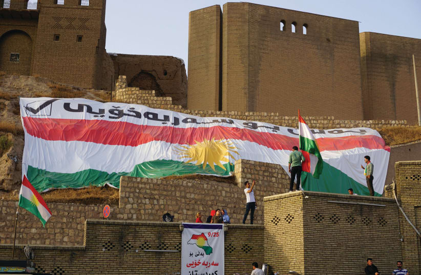 La citadelle d’Erbil pavoisée le jour du vote (photo credit: SETH J. FRANTZMAN)