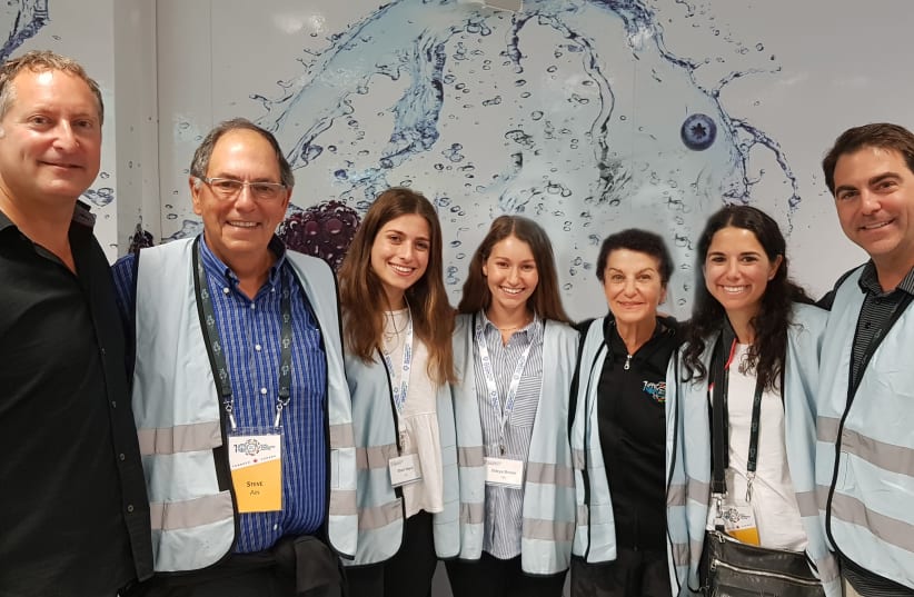 SodaStream CEO Daniel Birenbaum with the Project TEN alumni of The Jewish Agency For Israel and the Toronto mission (photo credit: DVORA SHRER)