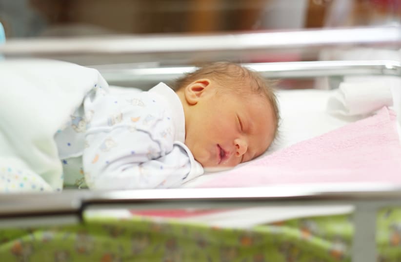 What is a newborn scrunch and why's it so important for a newborn baby? -  The Jerusalem Post