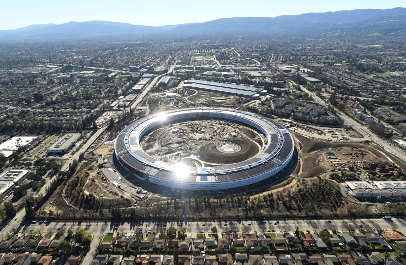 Silicon Valley. The Apple 2 Campus under construction. (photo credit: NOAH BERGER / REUTERS)
