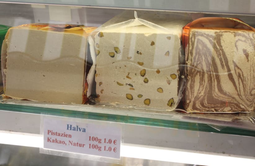 Tehina-based halva is always Israel’s base of choice (photo credit: Wikimedia Commons)