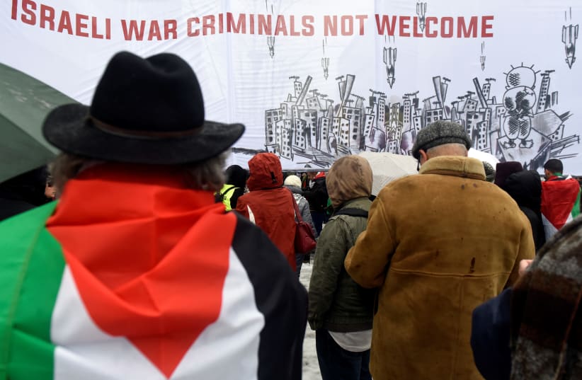 People protest against US President Donald Trump's recognition of Jerusalem as Israel's capital, in Brussels, Belgium December 11, 2017 (photo credit: REUTERS/ERIC VIDAL)