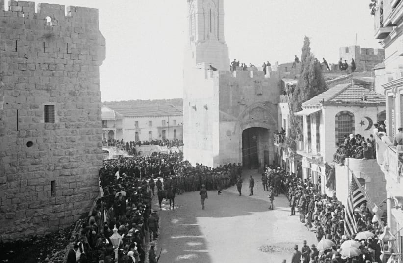 Allenby entre victorieux par la porte de Jaffa (photo credit: LIBRARY OF CONGRESS)