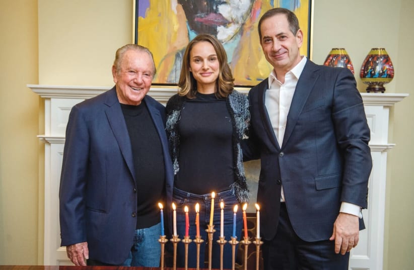 Morris Khan (left) poses with Natalie Portman and Genesis Prize Foundation chairman and co-founder Stan Polovets (photo credit: GENESIS PRIZE FOUNDATION)
