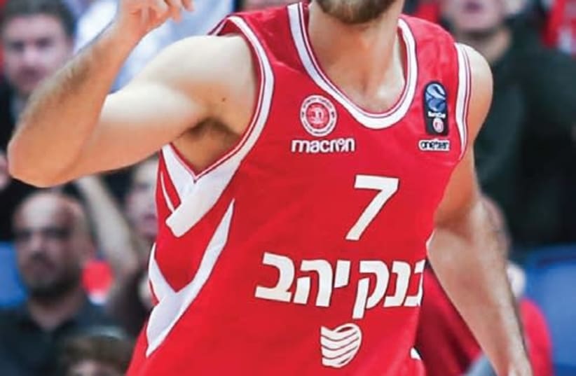 Hapoel Jerusalem's Greek forward Stratos Perperoglou has been one of the team’s better players over recent weeks, but he may be on his way out of the club should Hapoel lose to Reggio Emilia tonight and be knocked out of the Eurocup (photo credit: DANNY MARON)