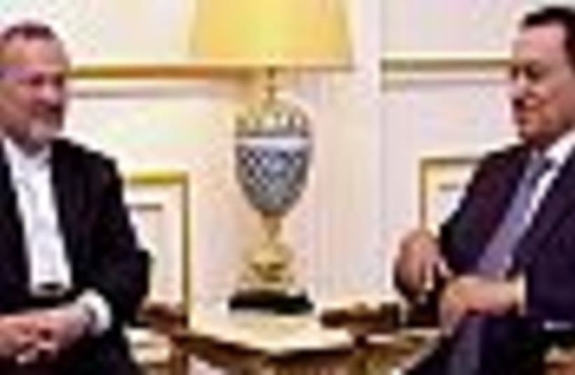 Mubarak meets Iranian FM (photo credit: )