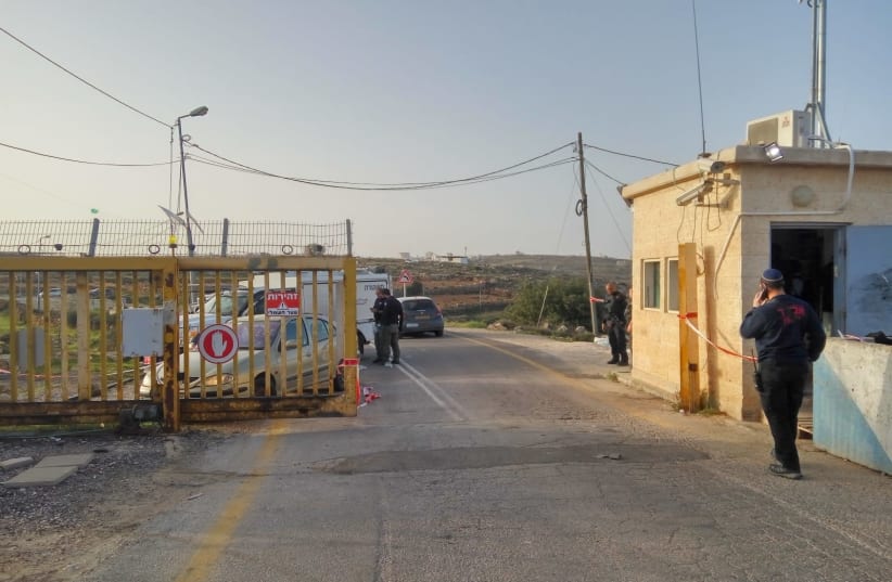 An entrance to the Karmei ​​Tzur settlement, north of Hebron (photo credit: ELIASHIV LEVIATAN/TPS)