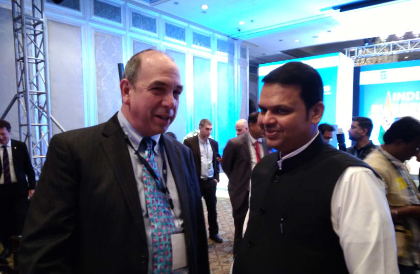 Axis Innovation CEO Ed Frank with Chief Minister of Maharashtra, Mr. Devendra Fadnavis at the Prime Minister’s Business Delegation to India at the Mumbai Business Summit (photo credit: Courtesy)