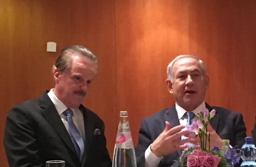Dr. Mike Evans and Prime Minister Benjamin Netanyahu at their meeting last week in Jerusalem (photo credit: Courtesy)