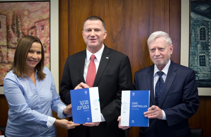 Knesset chairman Yuli Edelstein receiving the 2018 State Comptroller Report (photo credit: HILLEL MEIR/TPS)