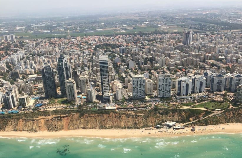 An aerial shot of Netanya during Israel's annual Independence Day airshow, April 19, 2018 (photo credit: ANNA AHRONHEIM)