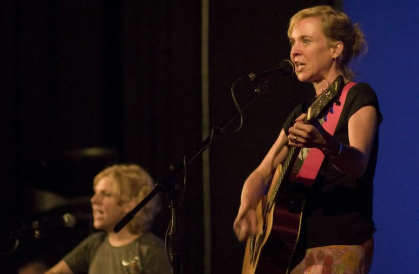 Kristin Hersh at the Brattle Theater (photo credit: AUDREY_SEL / WIKIMEDIA COMMONS)