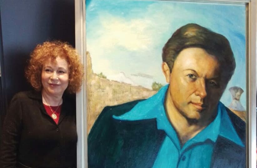 OSNAT KOLLEK displays the portrait she painted of her late father, Teddy Kollek, at the Jewish Museum in Vienna.  (photo credit: Courtesy)