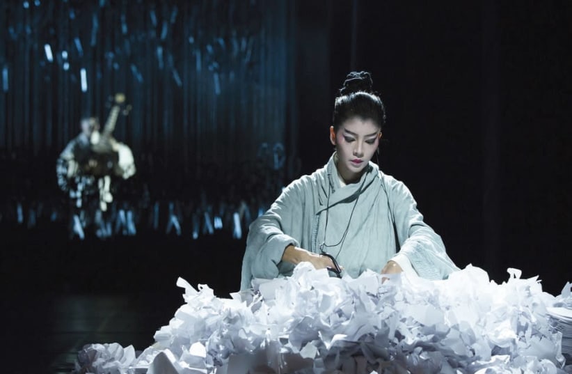 ‘UNDER SIEGE’ choreographed by Yang Liping (photo credit: LI YI JIAN)