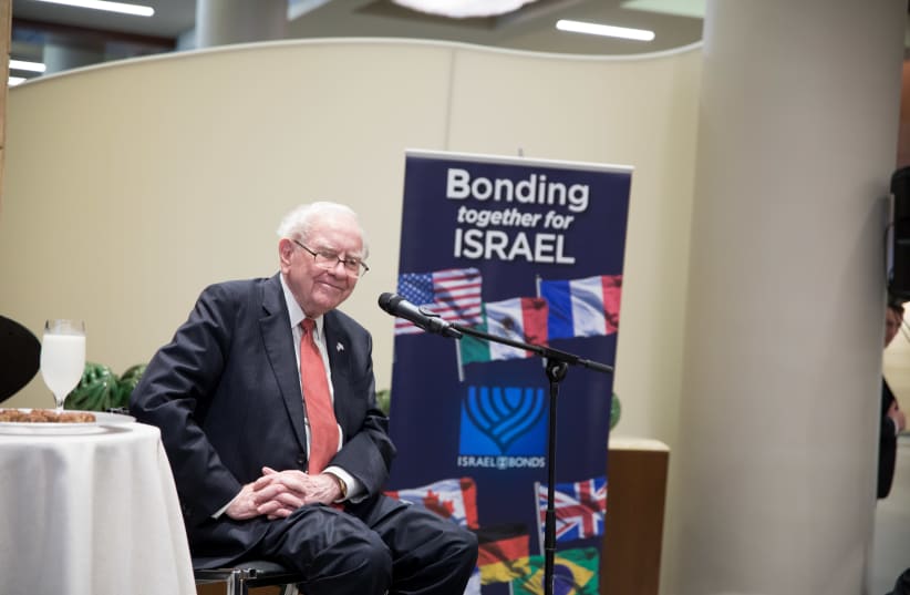  WARREN BUFFETT at the Israel Bonds event (photo credit: DAVID RADLER)