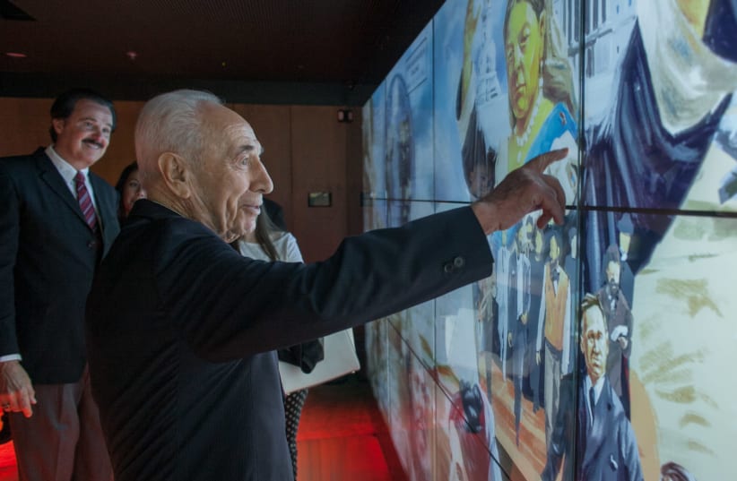 Former President Shimon Peres visits the Friends of Zion Museum (photo credit: COURTESY FRIENDS OF ZION)