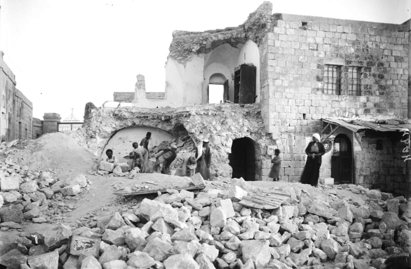 Damages from 1927 earthquake:  A destroyed house on the Mount of Olives (photo credit: Wikimedia Commons)