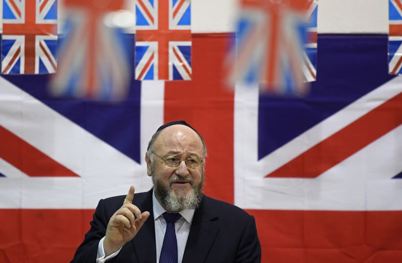 Britain's chief rabbi Ephraim Mirvis delivers a speech during a visit with Britain's Prince Charles to Yavneh College, an Orthodox Jewish School in north London, Britain, February 1, 2017. (photo credit: TOBY MELVILLE/REUTERS)