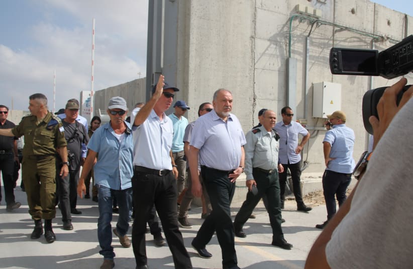 Avigdor Liberman at the Kerem Shalom Crossing, July 22, 2018 (photo credit: TOVAH LAZAROFF)