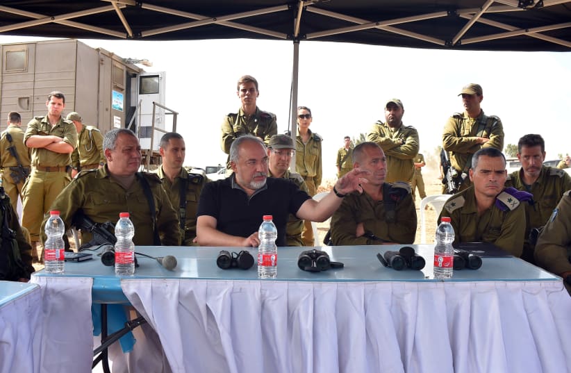 Defense Minister Avigdor Liberman visits troops in the Golan Heights, August 7, 2018 (photo credit: ARIEL HERMONI / DEFENSE MINISTRY)