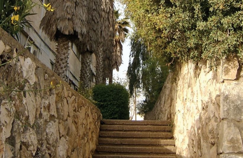 A pathway connects Iceland and Mexico streets in the Kiryat Menahem neighborhood, the contested new site of the IDF Colleges project. (photo credit: Wikimedia Commons)