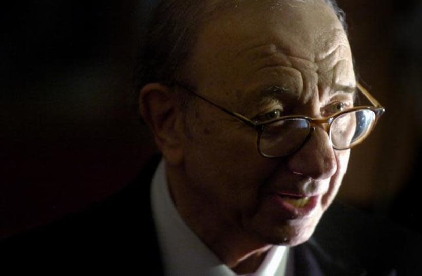 Playwright Neil Simon arrives for a program honoring him as the 2006 Mark Twain Prize recipient at the Kennedy Center in Washington October 15, 2006 (photo credit: REUTERS/JONATHAN ERNST)