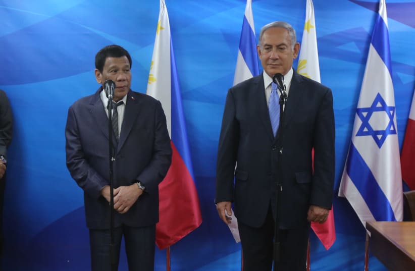 Prime Minister Benjamin Netanyahu and Philippine President Rodrigo Duterte (photo credit: MARC ISRAEL SELLEM)