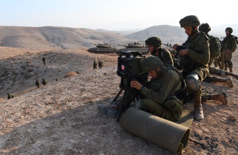 Paratroopers' brigade participate in a drill simulating battle against Hezbollah (August 6, 2018). (photo credit: IDF SPOKESMAN’S UNIT)