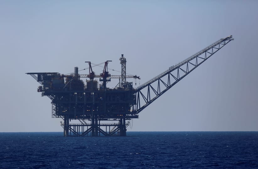 An Israeli gas platform is seen in the Mediterranean sea August 1, 2014 (photo credit: REUTERS/AMIR COHEN/FILE PHOTO)