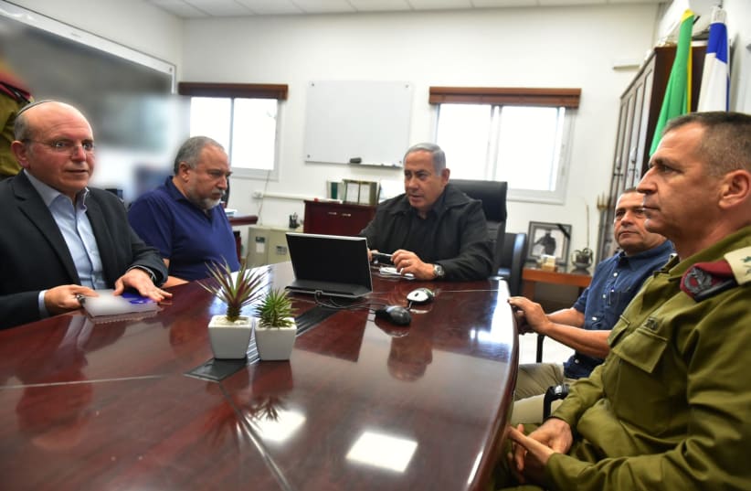 Prime Minister Benjamin Netanyahu and Defense Minister Avigdor Liberman conducted a situation assessment today in the Gaza Division (photo credit: ARIEL HERMONI / DEFENSE MINISTRY)