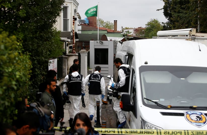 Turkish forensic officials arrive to the residence of Saudi Arabia's Consul General Mohammad al-Otaibi in Istanbul, Turkey October 17, 2018 (photo credit: REUTERS/OSMAN ORSAL)