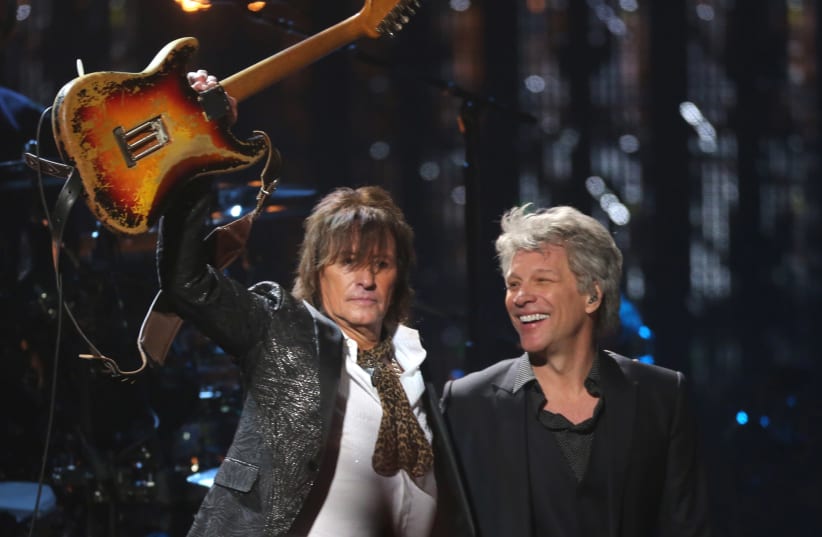 Rock & Roll Hall of Fame Induction – Show - Cleveland, Ohio, U.S., 14/04/2018 – Jon Bon Jovi (R) and Richie Sambora perform on stage (photo credit: REUTERS/AARON JOSEFCZYK)