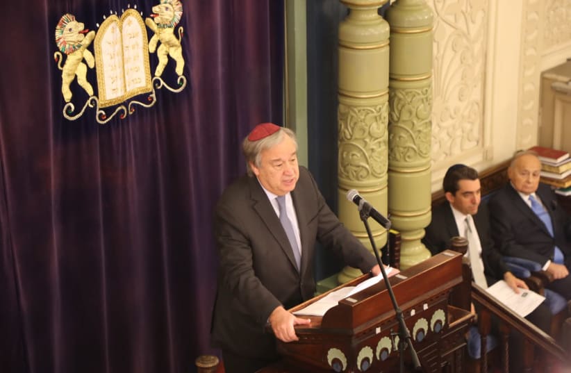 UN Secretary General Antonio Guterres addresses a memorial service for Pittsburgh victims at Park East Synagogue. (photo credit: ISRAEL CONSULATE IN NEW YORK)