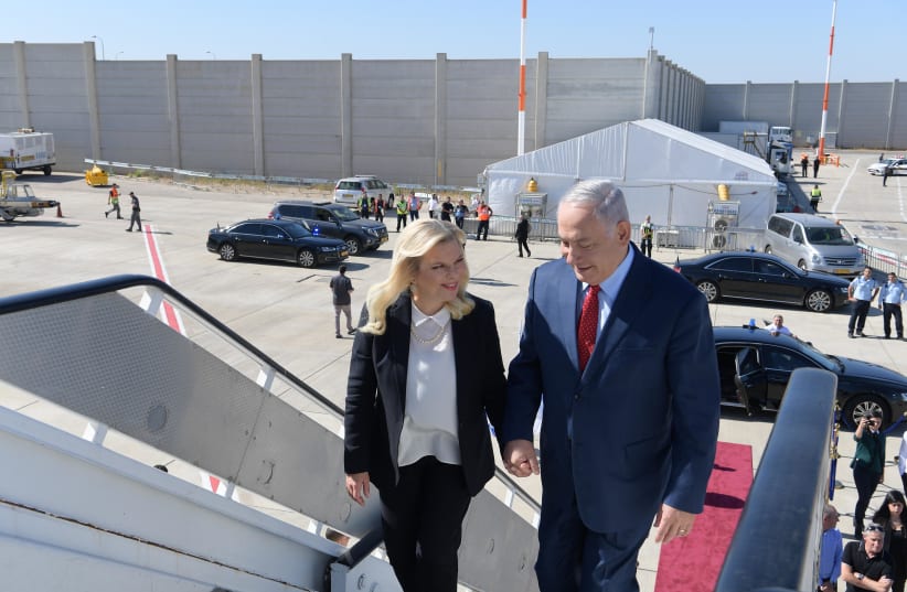Prime Minister Benjamin Netanyahu and his wife Sarah take off from Lorna Airport, Bulgaria (photo credit: AMOS BEN-GERSHOM/GPO)